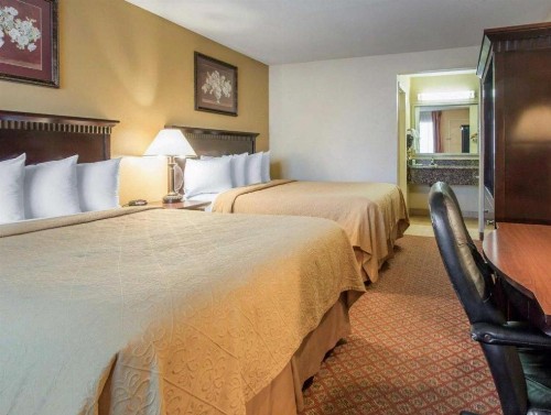 Quality Inn San Bernardino - image 17