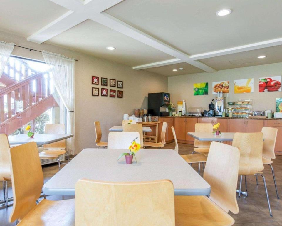 Quality Inn San Bernardino - image 6