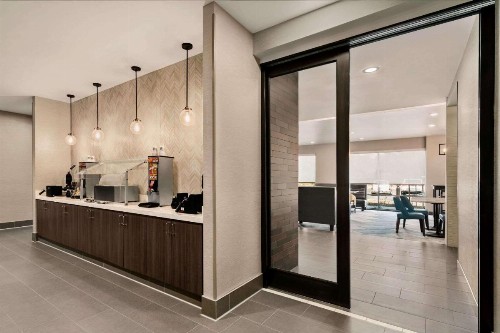 La Quinta Inn & Suites by Wyndham San Bernardino - image 13