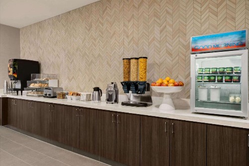 La Quinta Inn & Suites by Wyndham San Bernardino - image 19