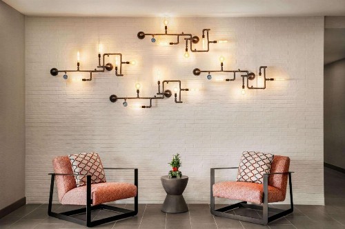 La Quinta Inn & Suites by Wyndham San Bernardino - image 3