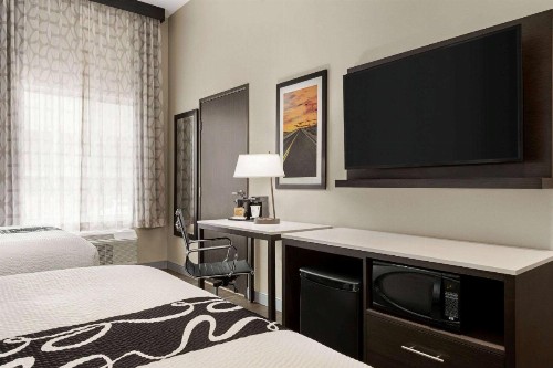La Quinta Inn & Suites by Wyndham San Bernardino - image 31
