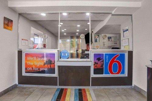 Motel 6-San Bernardino CA - North - image 11