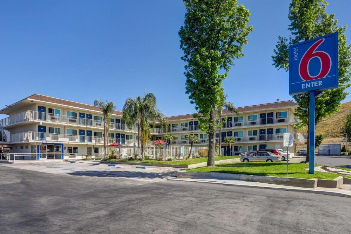 Motel 6-San Bernardino CA - North - image 2