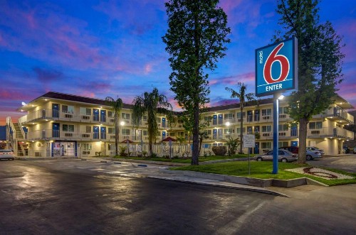 Motel 6-San Bernardino CA - North - image 3