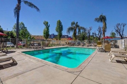 Motel 6-San Bernardino CA - North - image 5