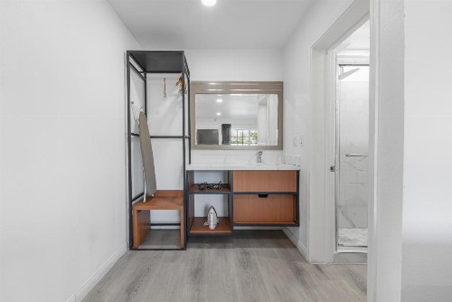 Astro Motel - image 19