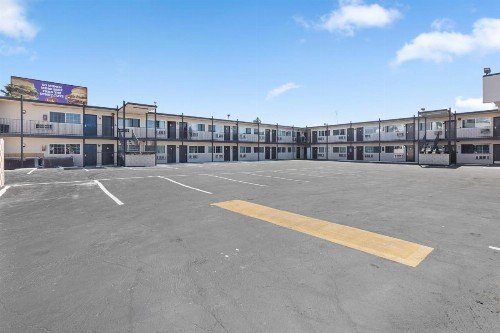 Astro Motel - image 8