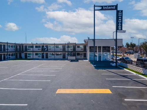 Astro Motel - image 9