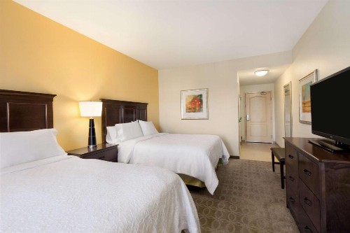 Hampton Inn & Suites San Bernardino - image 12