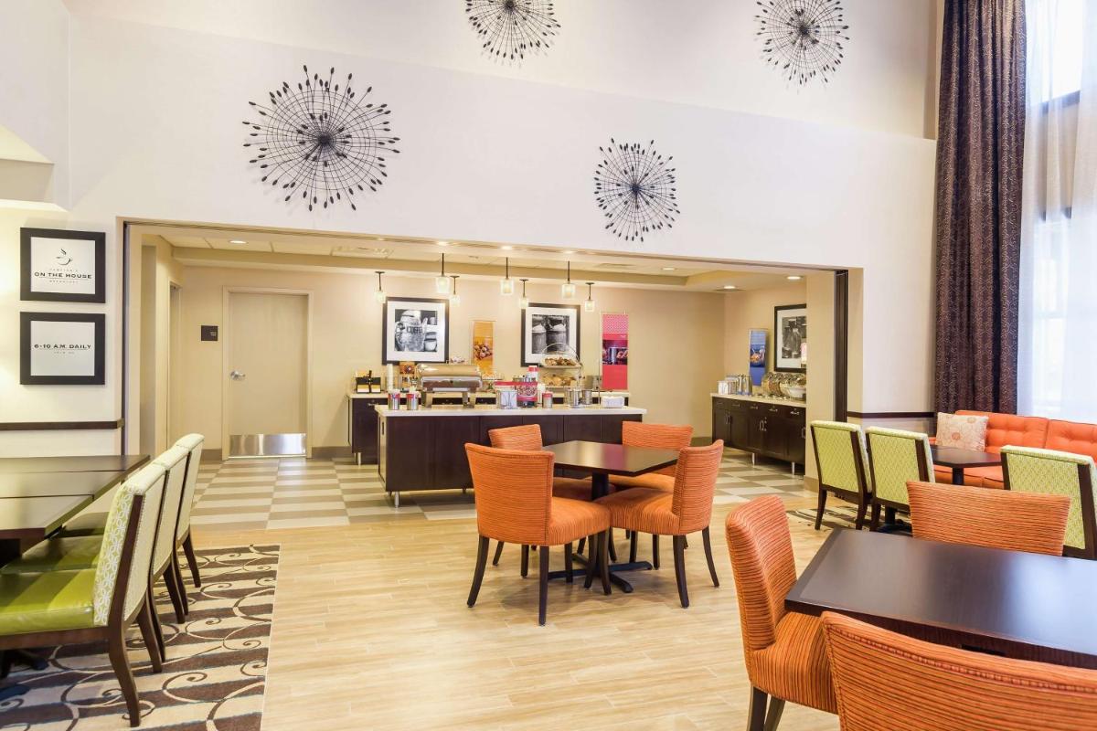 Hampton Inn & Suites San Bernardino - image 3