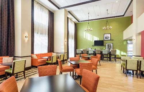 Hampton Inn & Suites San Bernardino - image 6