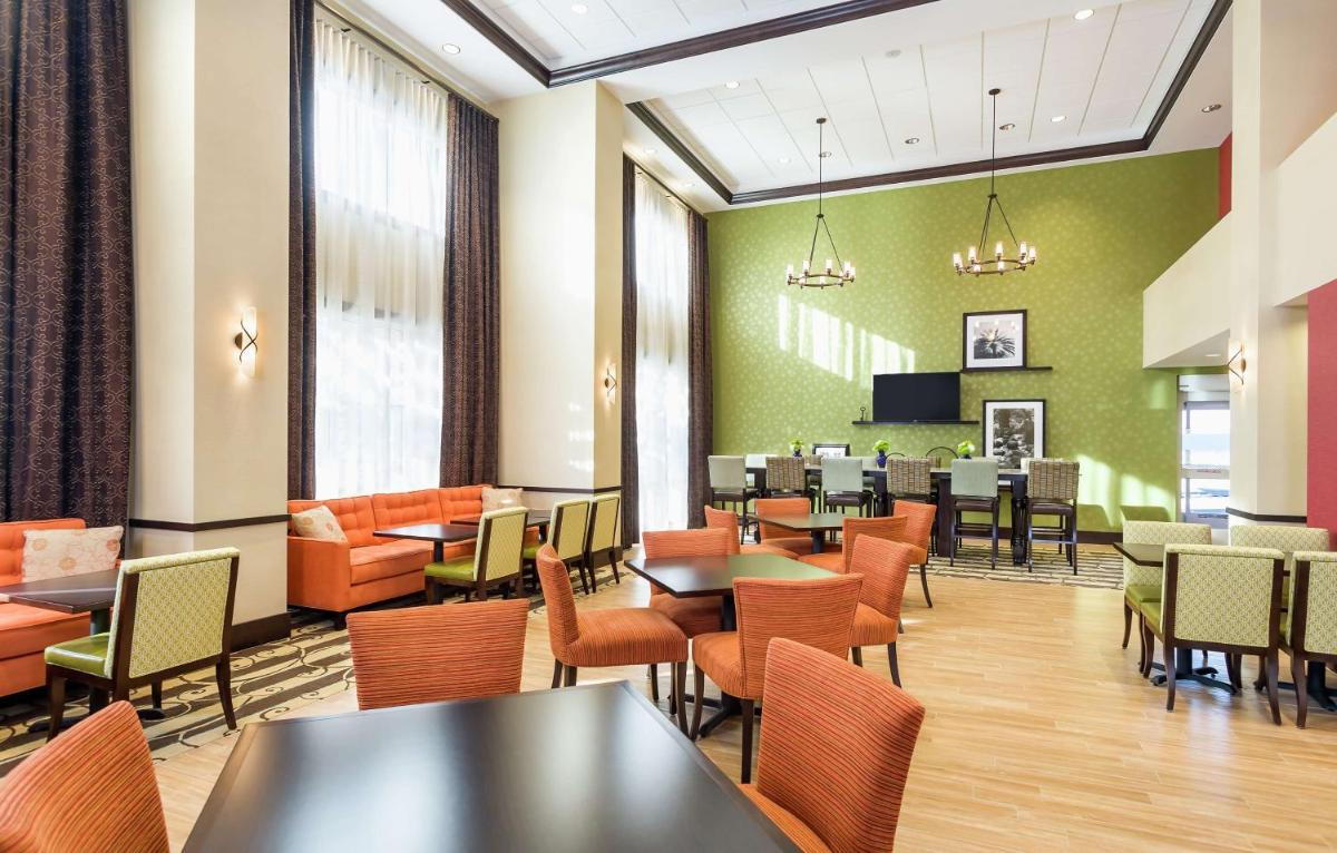 Hampton Inn & Suites San Bernardino - image 6