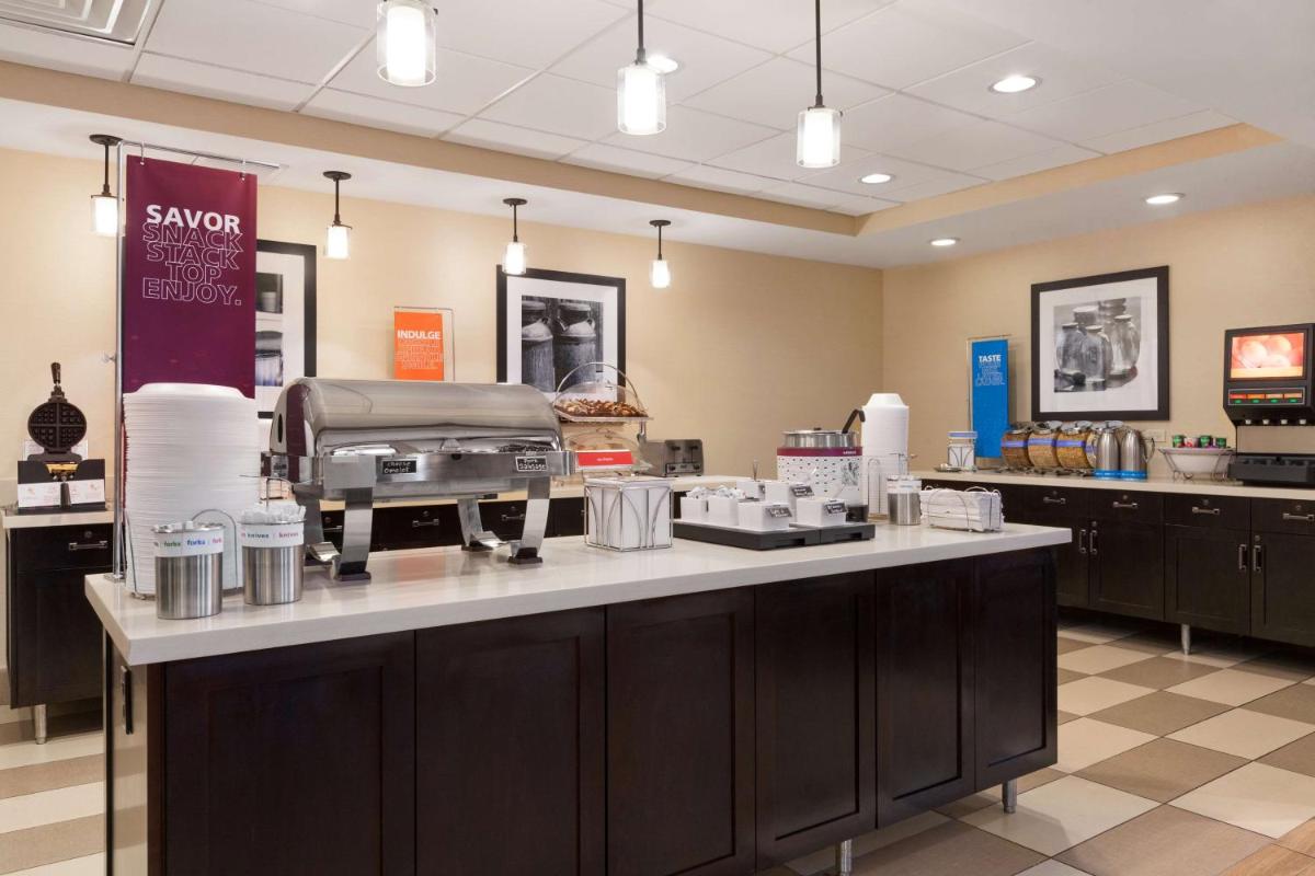Hampton Inn & Suites San Bernardino - image 7