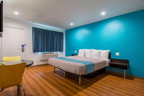 Motel 6-San Bernardino CA - Downtown - image 10