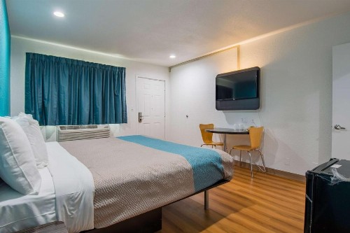Motel 6-San Bernardino CA - Downtown - image 4