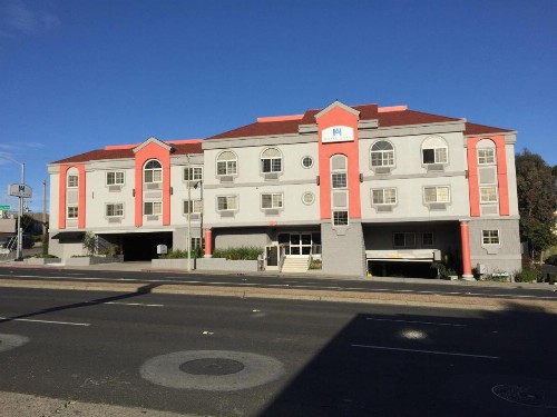 Hotel Aura SFO Airport - image 17
