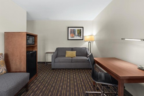 Hotel Aura SFO Airport - image 5
