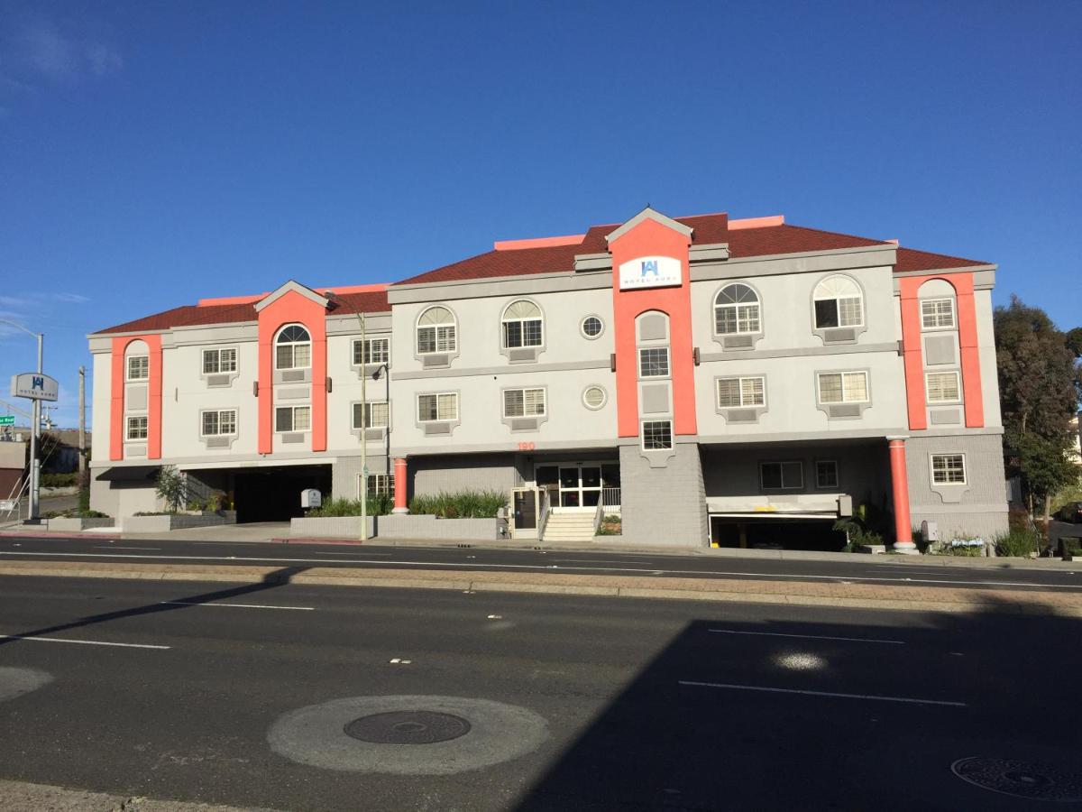 Hotel Aura SFO Airport - image 6
