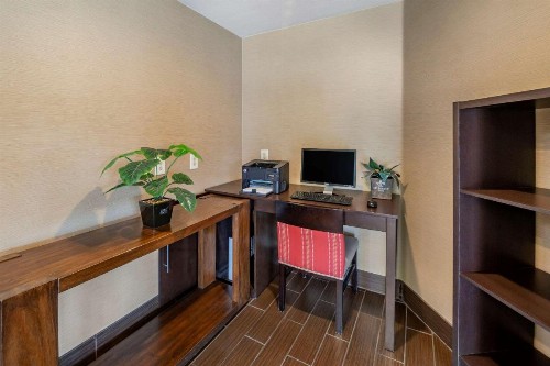 Comfort Inn & Suites San Francisco Airport West - image 26