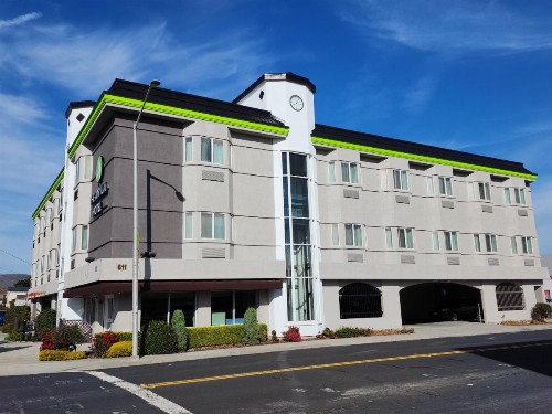 Comfort Inn & Suites San Francisco Airport West - image 39