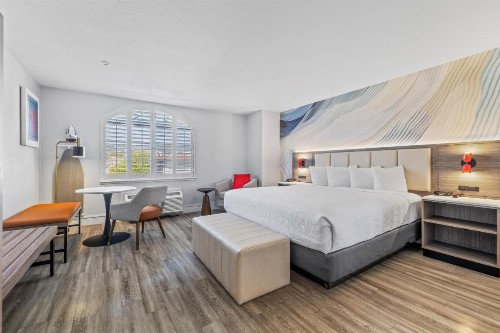 Super 8 by Wyndham San Bruno /SF Intl Arpt West - image 1