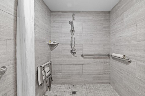 Super 8 by Wyndham San Bruno /SF Intl Arpt West - image 37