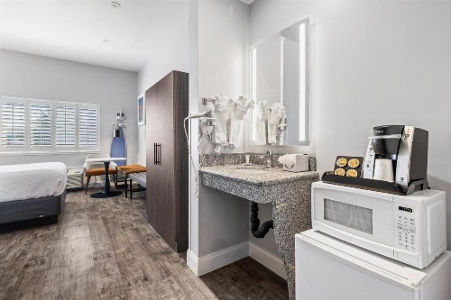 Super 8 by Wyndham San Bruno /SF Intl Arpt West - image 42