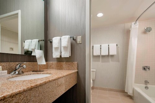 Courtyard by Marriott San Francisco Airport - image 14