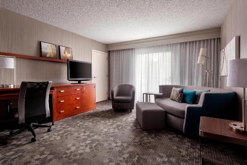 Courtyard by Marriott San Francisco Airport - image 8