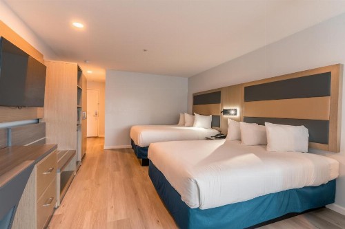 Ramada by Wyndham San Bruno SFO Airport - image 17