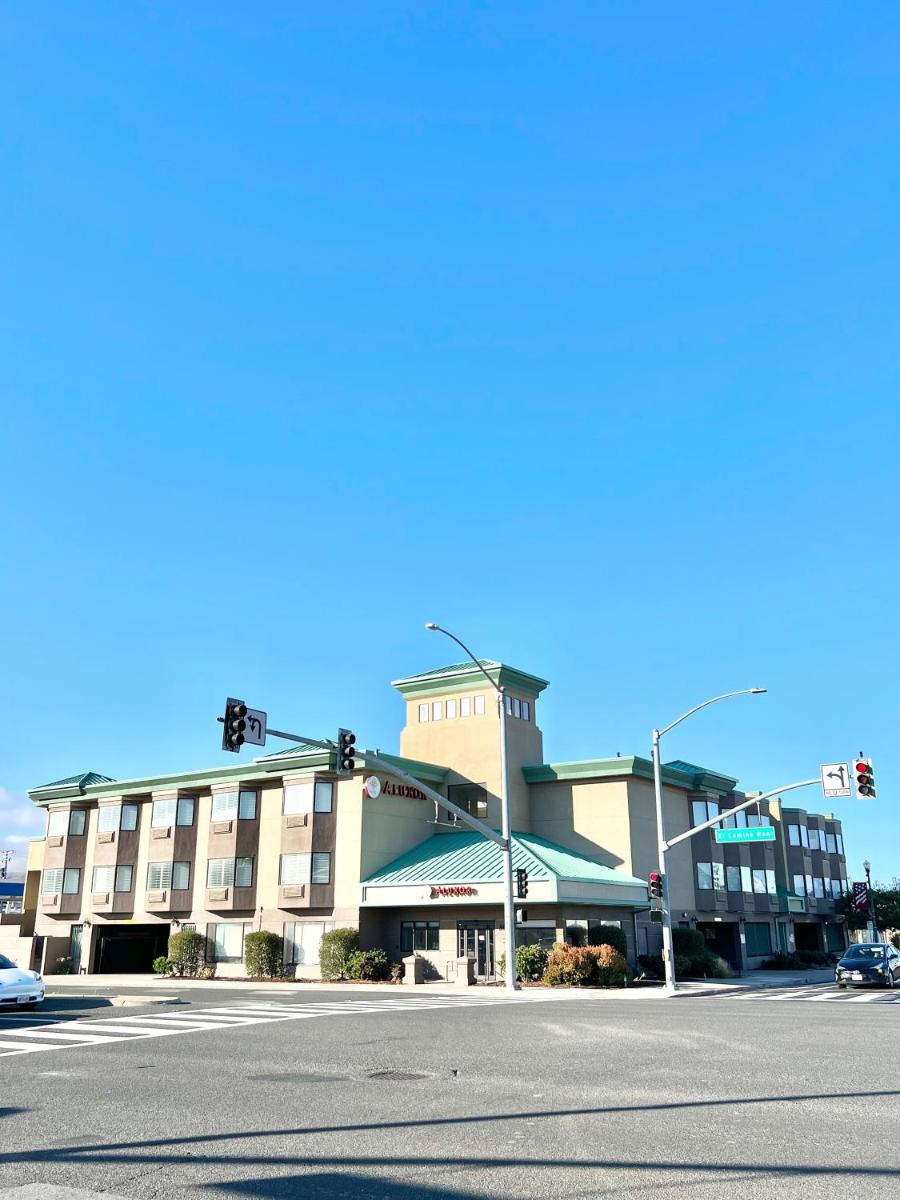 Ramada by Wyndham San Bruno SFO Airport - image 2