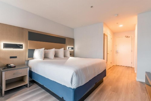 Ramada by Wyndham San Bruno SFO Airport - image 34