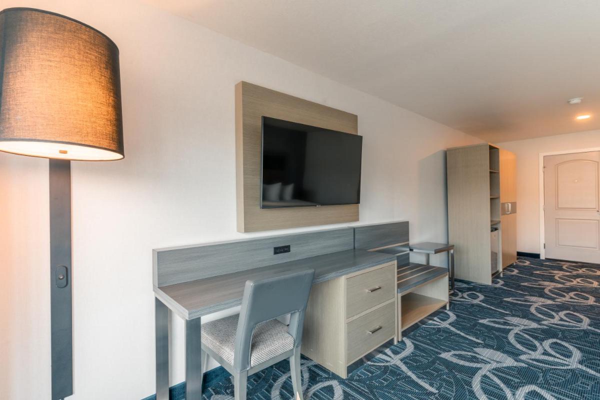 Ramada by Wyndham San Bruno SFO Airport - image 6