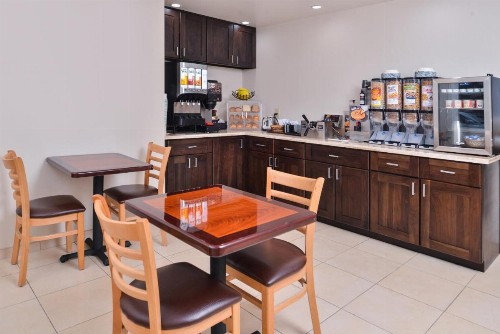 Good Living Inn - image 13