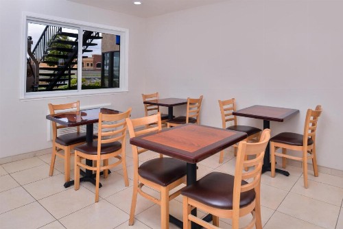 Good Living Inn - image 19
