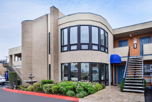Good Living Inn - image 20