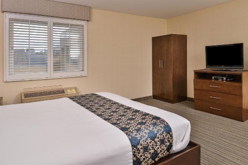 Good Living Inn - image 25