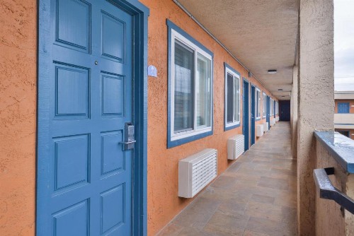 Good Living Inn - image 5
