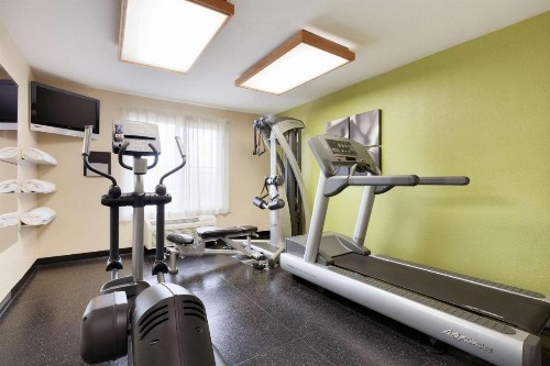 Country Inn & Suites by Radisson San Carlos CA - image 11
