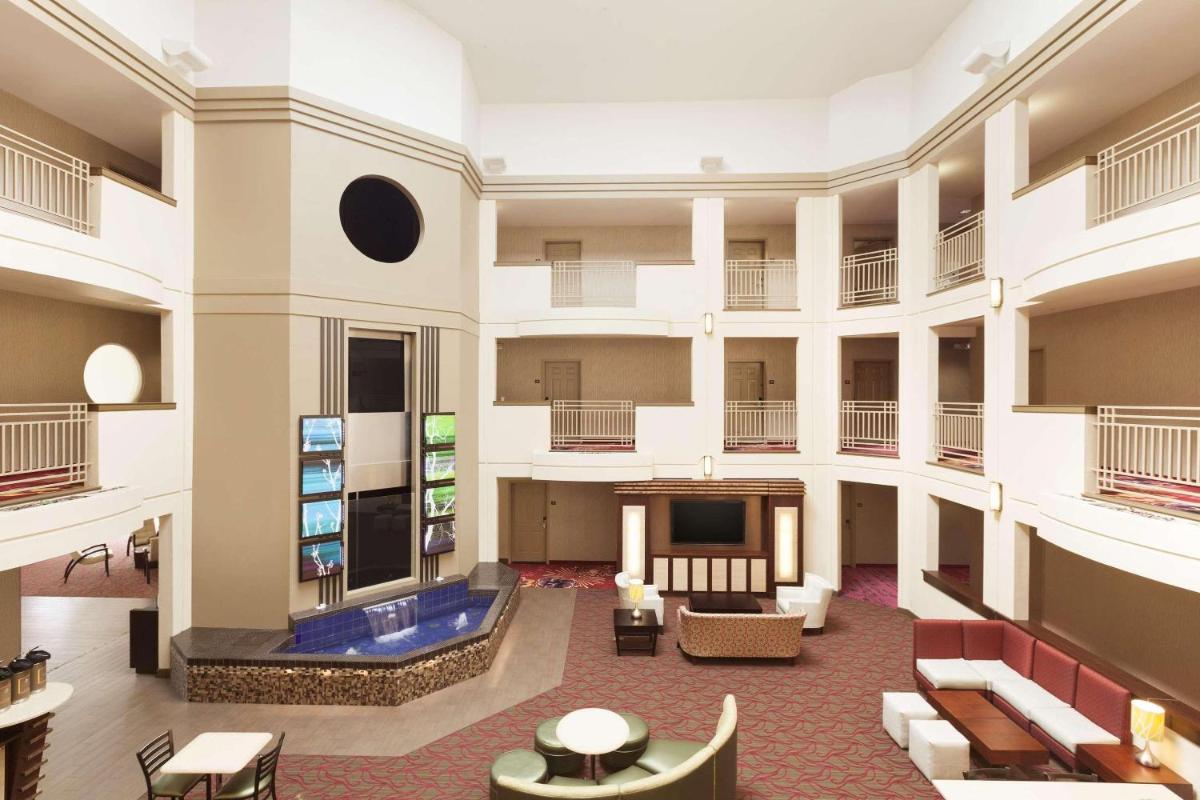 Country Inn & Suites by Radisson San Carlos CA - image 3