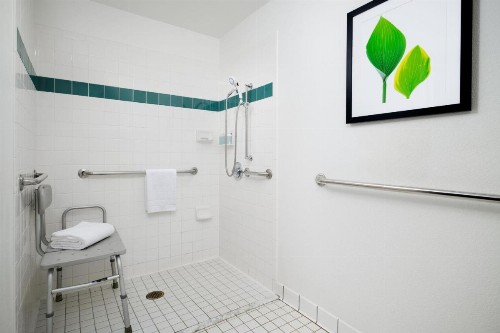 Fairfield Inn & Suites by Marriott San Francisco San Carlos - image 3