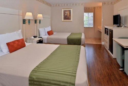 Americas Best Value Inn San Clemente Beach - image 2
