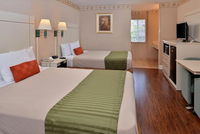 Americas Best Value Inn San Clemente Beach - image 2