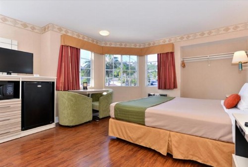 Americas Best Value Inn San Clemente Beach - image 16