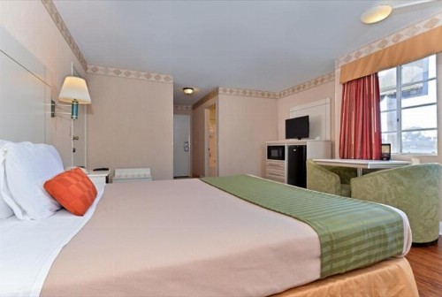 Americas Best Value Inn San Clemente Beach - image 17