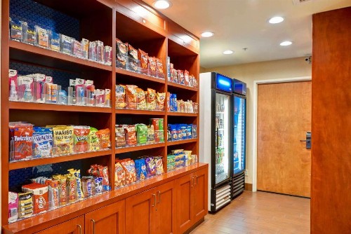 Hampton Inn & Suites San Clemente - image 14