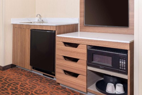 Hampton Inn & Suites San Clemente - image 15