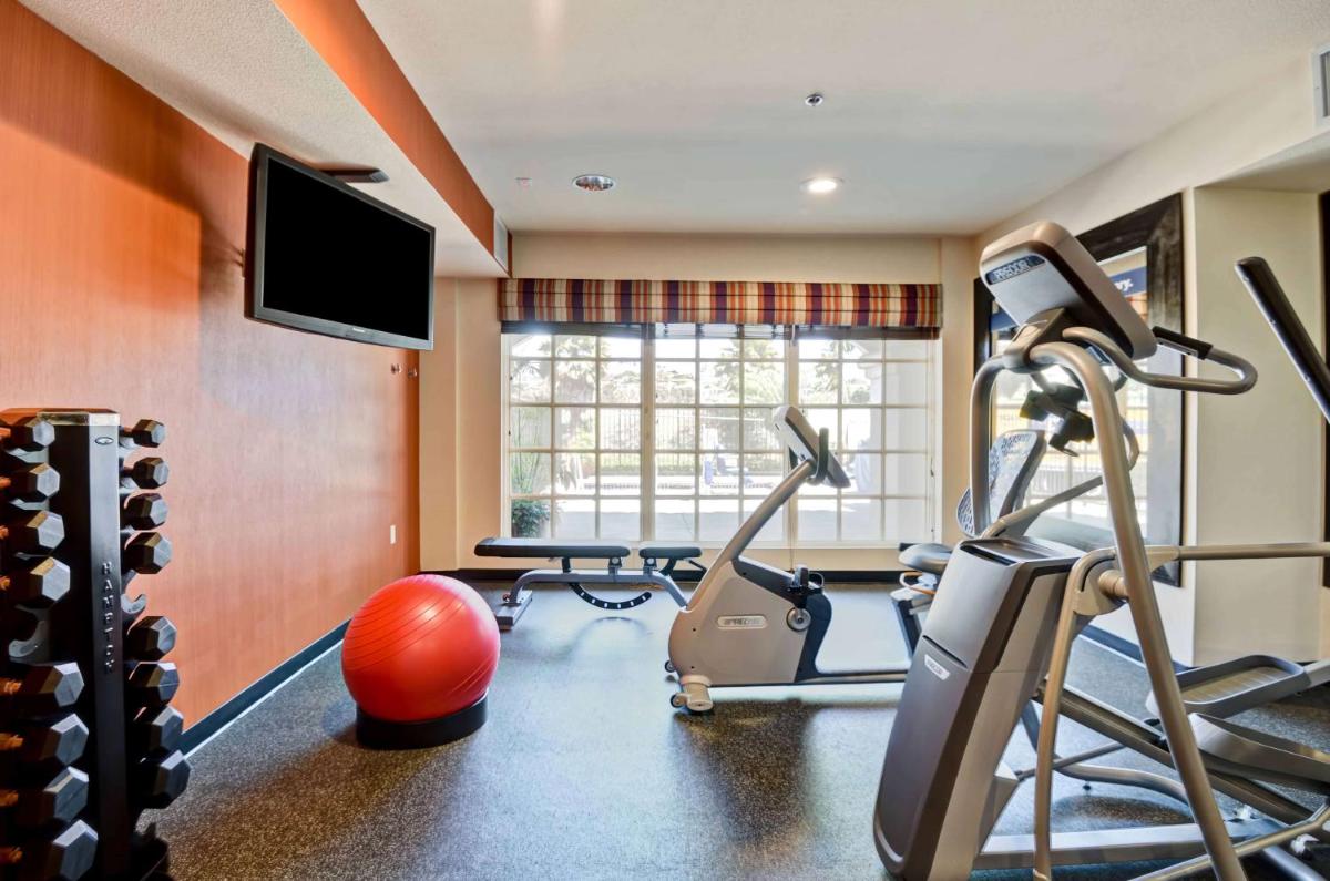 Hampton Inn & Suites San Clemente - image 2