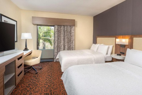 Hampton Inn & Suites San Clemente - image 22